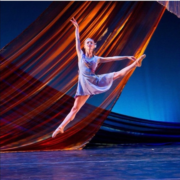 Meet your Posher, Alicia - Picture 4 of 8